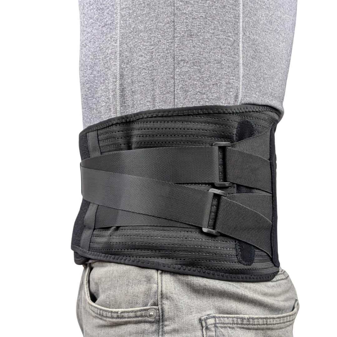 Justerbart ryggstöd med andningsbart material för hållningskorrigering